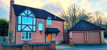 4 bed detached house to rent