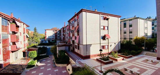 Piso de alquiler en Rosalía de Castro, Parque Nueva Granada