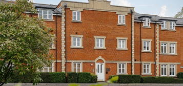 Flat for sale in Royal Earlswood Park, Redhill RH1