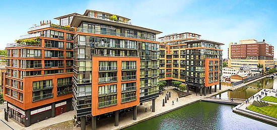 Flat to rent in Merchant Square, Paddington, London W2