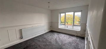 Flat to rent in Sedgeley Walk, Liverpool, Merseyside L36