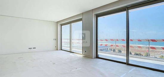 Penthouse T3 com vistas para a praia de Canidelo