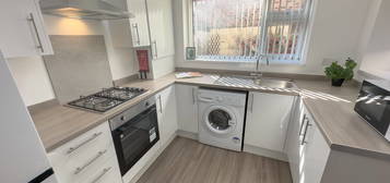 4 bed shared accommodation to rent