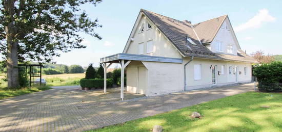 Sonneninsel Rügen: Gepflegte 4-Zi. Doppelhaushälfte mit Terrasse und Carport