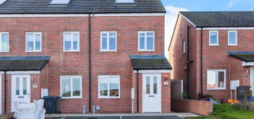 3 bed town house for sale