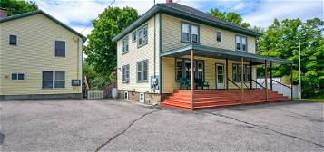 91 Seavey St, Conway, NH 03860