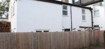 2 bedroom semi-detached house to rent