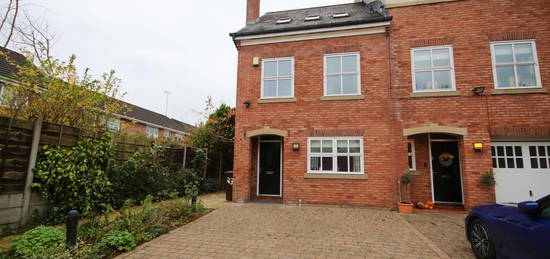 Town house to rent in Drywood Avenue, Worsley, Manchester M28