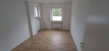 WG-Traum,3 große Zimmer, WC separat,TL-Bad Handtuchhzg,Küche groß,Balkon,alles quasi neu=Zweitbezug