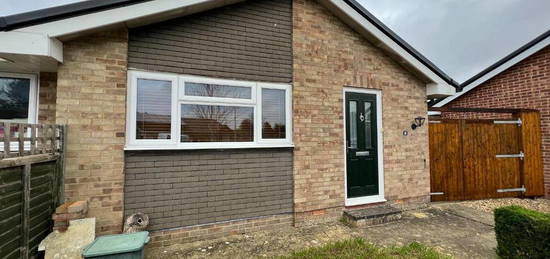 2 bedroom semi-detached bungalow to rent