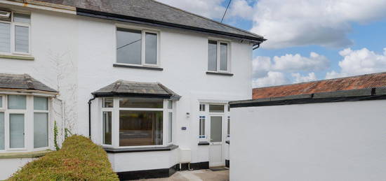 3 bed semi-detached house to rent