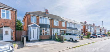 3 bed semi-detached house for sale