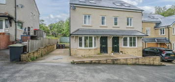 3 bedroom semi-detached house