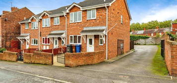 3 bedroom terraced house for sale