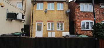 2 bed flat to rent