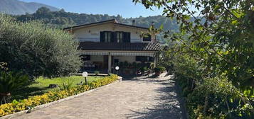 Villa in vendita in via delle Dame Nord, 50