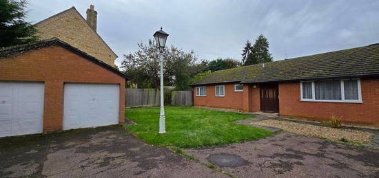 Detached bungalow to rent in Thurlaston Close, Longthorpe, Peterborough PE3