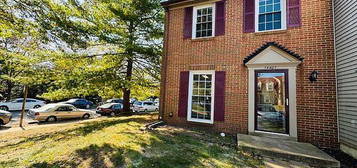 14401 Manassas Gap Ct, Centreville, VA 20120