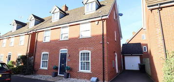 5 bed detached house for sale