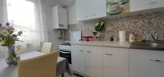 Apartament 40 mp, balcon, et.2, Parcare, zona Kik