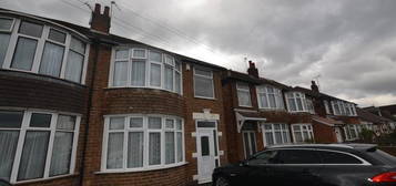 3 bedroom semi-detached house to rent