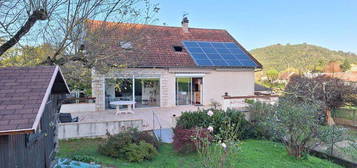 Maison type 6 avec piscine - St Céré