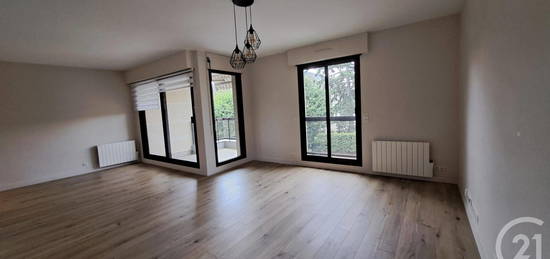 Location appartement 4 pièces 90 m²