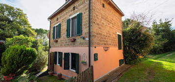 Casa o villa in vendita in via Toscana, 65