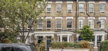 Flat to rent in Coverdale Road, London W12