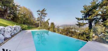 EINZIGARTIGE VILLA MIT INFINITY-POOL & BLICK ÜBER DIE DONAU