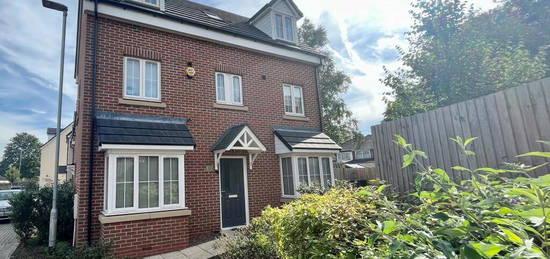 4 bedroom semi-detached house