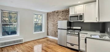 91 Christopher St Apt 6, New York, NY 10014