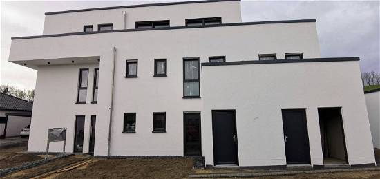 Neubau: Penthouse Wohnung mit EBK und 2 Balkone in Bickendorf