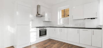 Flat to rent in Castellain Mansions, Castellain Road, Maida Vale W9