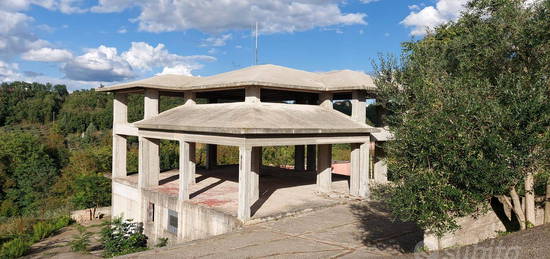 Villa indipendente con terreno