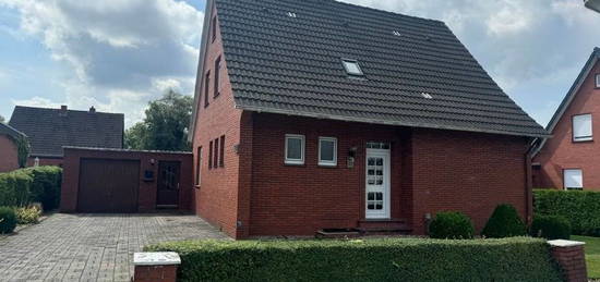 *** Renovierungsbedürftiges Einf.-Haus in zentraler Lage von Völlenerfehn - nahe Papenburg, ideal für Handwerker ***  KP.  169.000,-- €