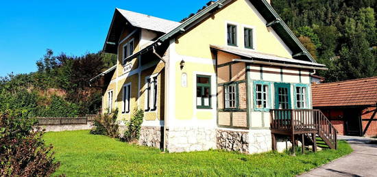 IDYLLISCHES JAHRHUNDERTWENDEHAUS MIT STIL UND FLAIR