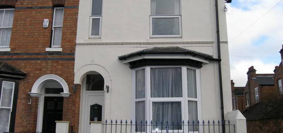 5 bedroom terraced house