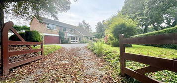 4 bed detached house for sale