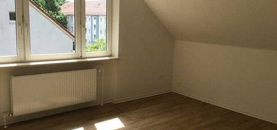 Hoch hinaus zum kleinen Preis: 2-Zimmer-Dachgeschosswohnung