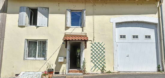 Maison de village 173m2 avec garage, dépendance et jardin