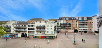 Appartement 5 pièces avec balcon et parking à la place du marché de Noisy le Sec