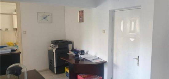 Apartament 3 camere pretabil pentru sediu firma | Zona ultracentrala,