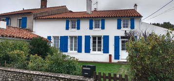 Maison 10 pièce(s), LES VELLUIRE-SUR-VENDÉE