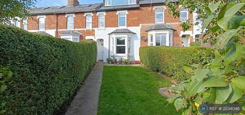 5 bedroom terraced house