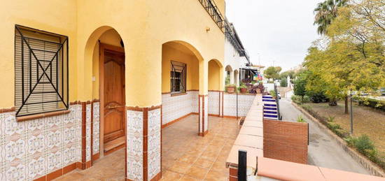 Chalet adosado en venta en calle Srta.Sole