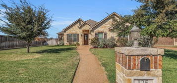 125 Emmalyn Dr, Hewitt, TX 76643