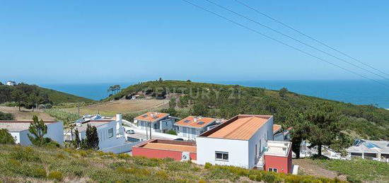 Moradia Única na Serra da Pescaria: Vista Panorâmica para o Mar e Pra