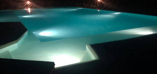 Appartamento in borgo con piscina