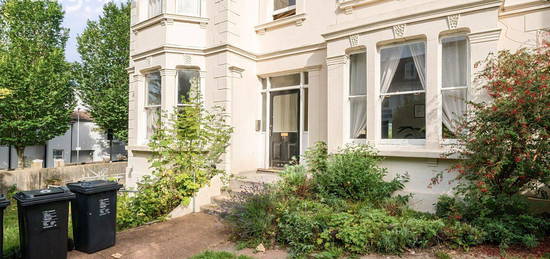 Flat to rent in Springfield Road, Brighton, East Sussex BN1